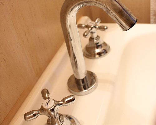 Finos detalles de grifería